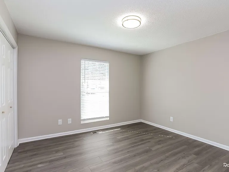 1315 Bacon St — Photo 11
