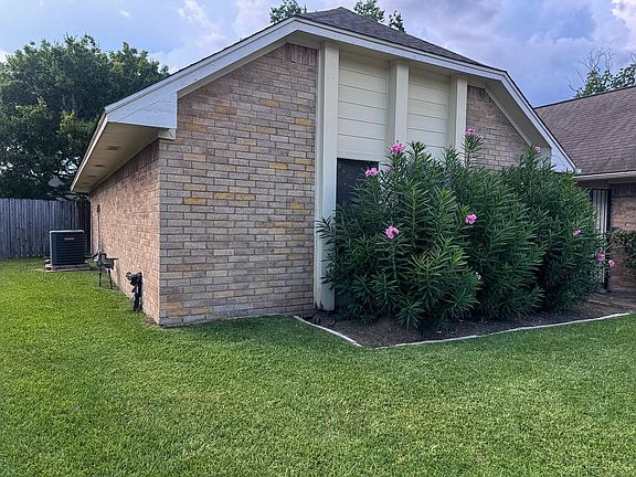 3rd image of 14418 Moorfield Dr