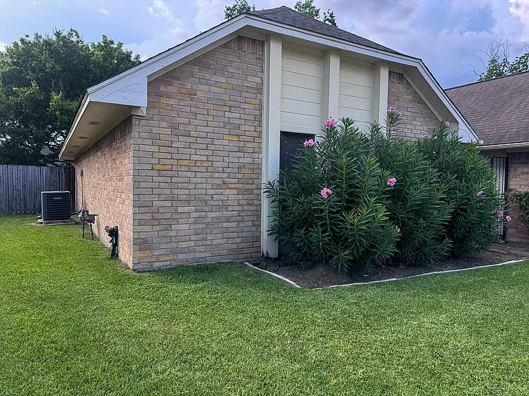 14418 Moorfield Dr — Photo 3