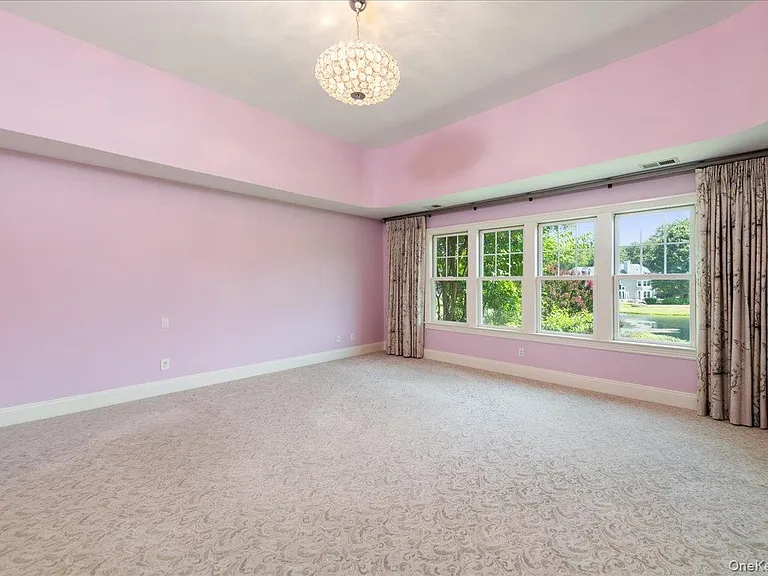 53 Pembroke Dr — Photo 23