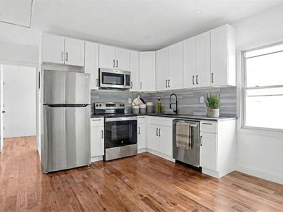 3rd image of 1148 E 211th St #2