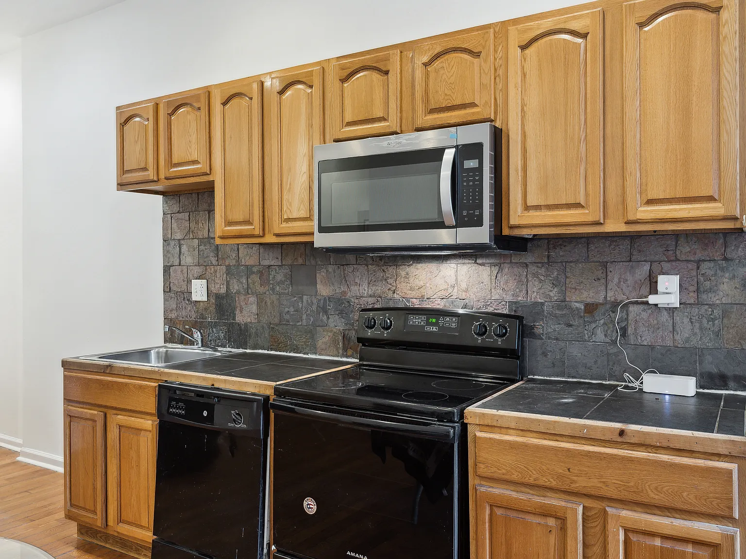 3 bed, $1,500 — Photo 4