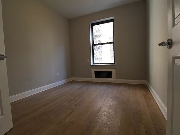 3rd image of 113 W 75th St APT 2C