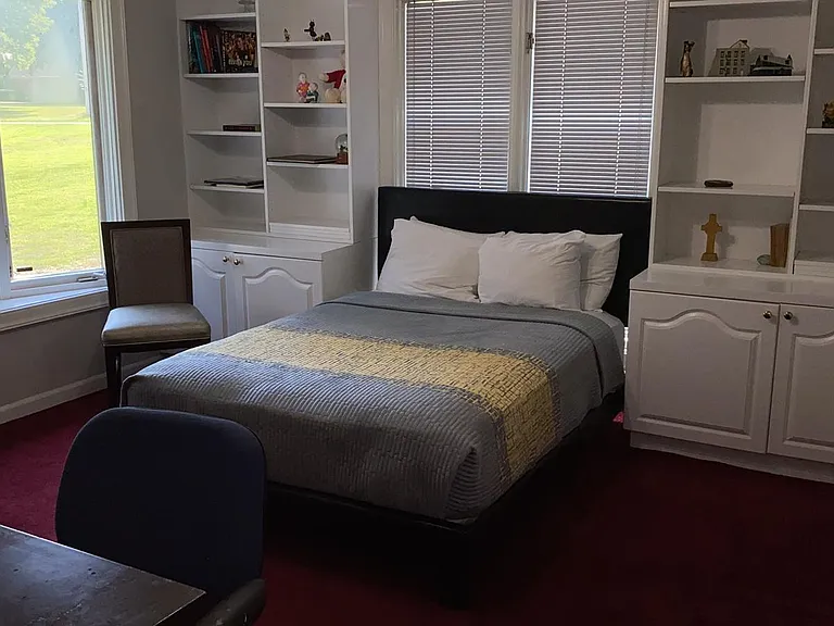 8220 Hunters Creek Dr — Photo 28