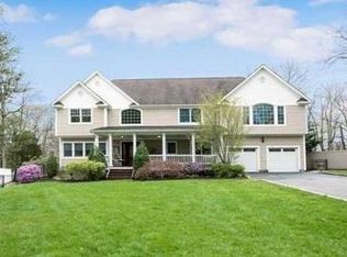 14 Alpine Ct, Smithtown, NY 11787