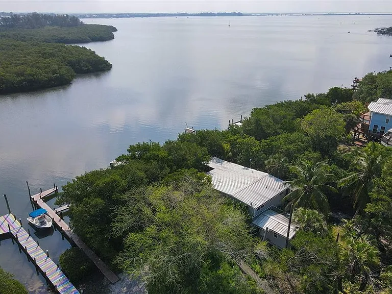 8144 Little Gasparilla Is — Photo 32