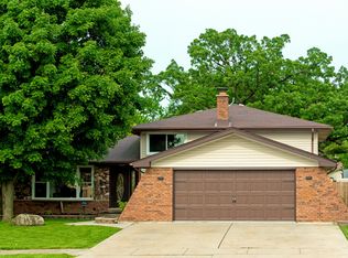 7445 Blackstone Ave, Justice, IL 60458