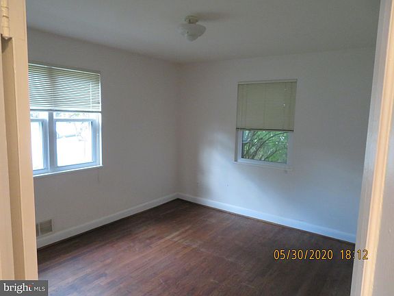 4th image of 4218 Matthews Ln