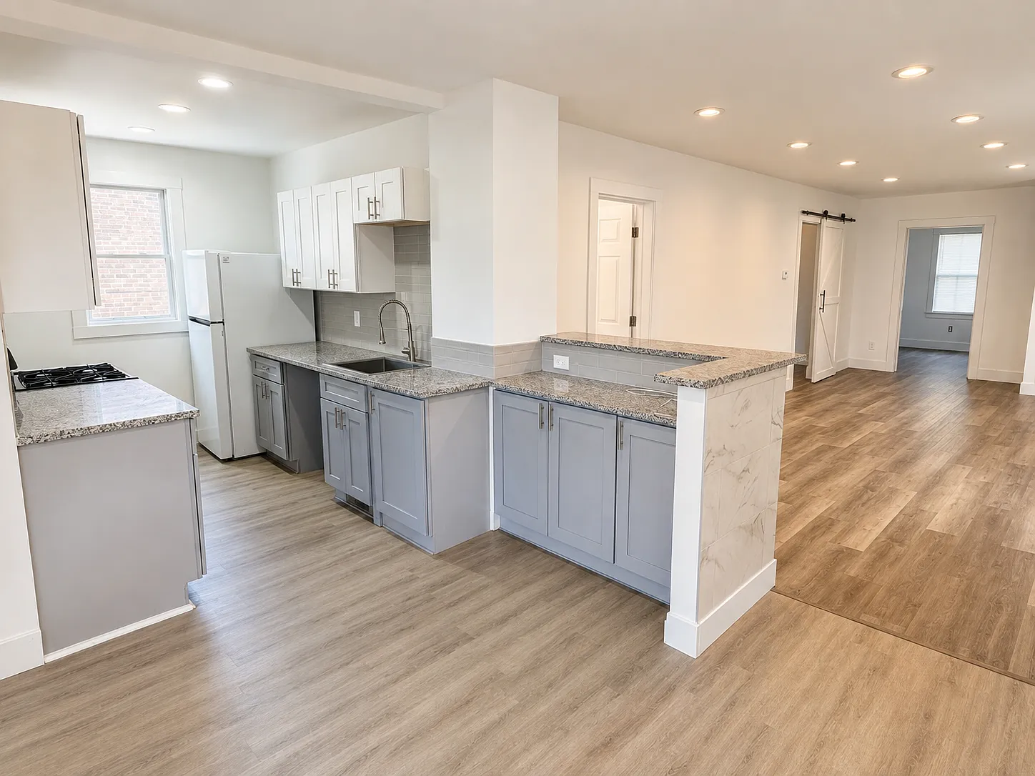 2 bed, 1000 sqft, $1,750 — Photo 1