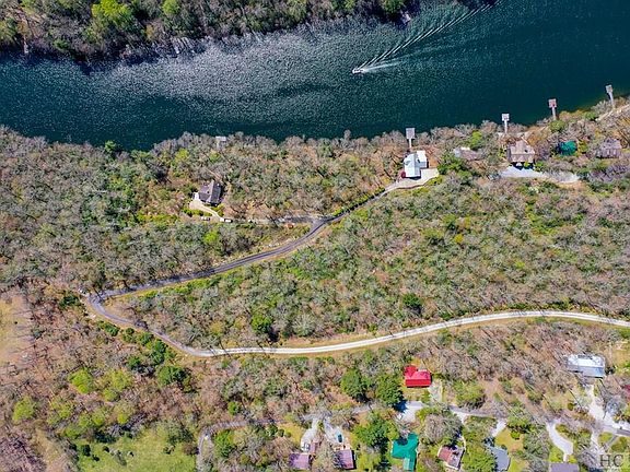 5th image of 415 Sparkling Waters Dr