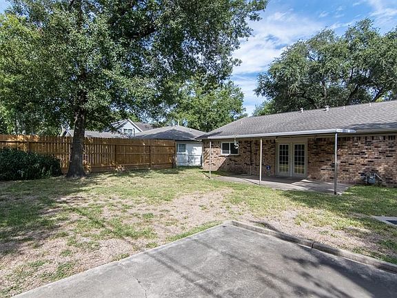 3rd image of 5807 Silver Forest Dr