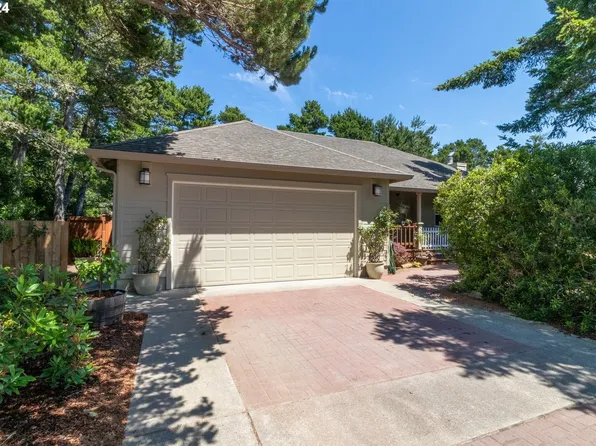 4 Sea Watch Pl, Florence, OR 97439