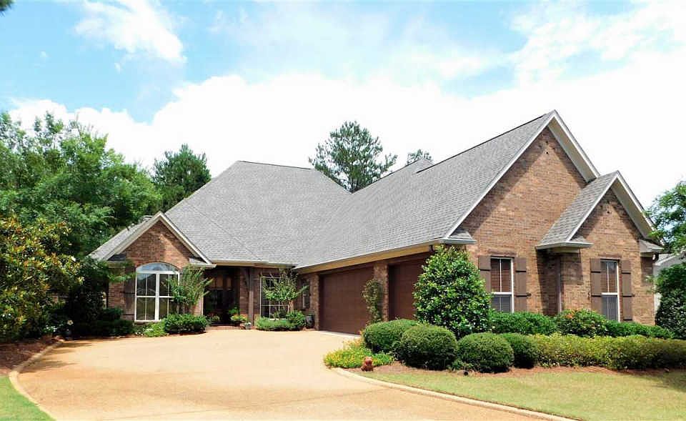 1st image of 147 Woodlands Glen Cir