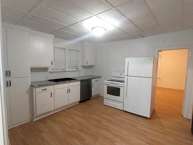 1001 N Anna St — Photo 3