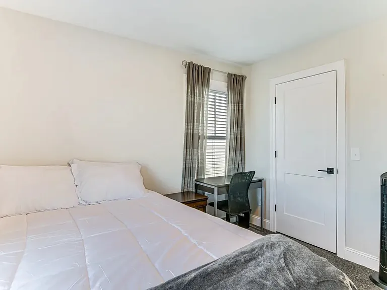 112 Park Ave — Photo 14