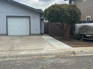 969 27th St #1, Hood River, OR 97031