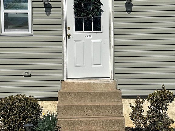 3rd image of 422 Kansas Rd