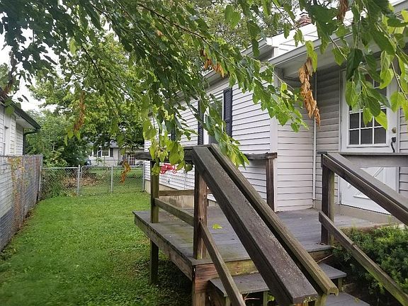 3rd image of 376 S Sherman Dr