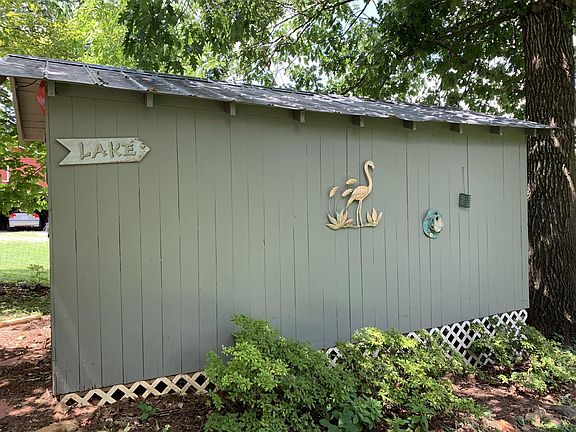 3rd image of 1692 Timberlake Dr