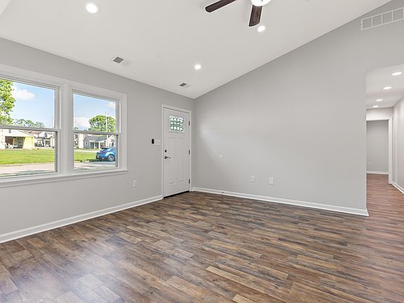 4th image of 117 Green St