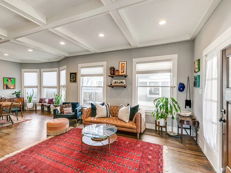 341 S Edgefield Ave — Photo 5