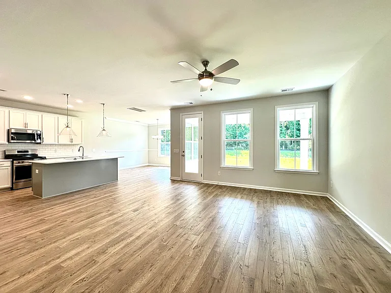 8692 Windsor Hill Blvd — Photo 6
