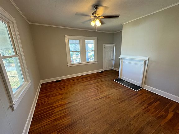 3rd image of 7 Cedar St