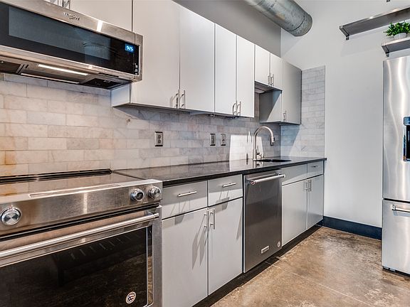 2nd image of 1122 Jackson St APT 917
