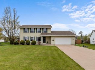 W6323 Arborvitae Ln, MENASHA, WI 54952