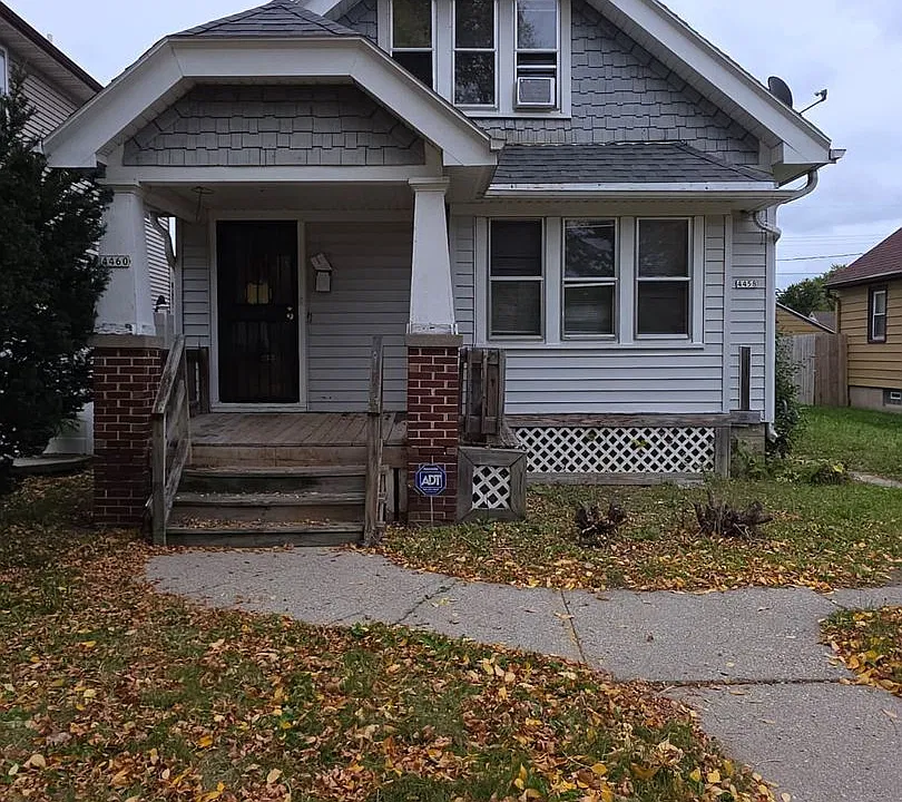 4458-4460 N 65th St