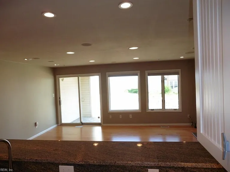 2368 Bays Edge Ave — Photo 9