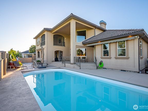 2nd image of 6589 Eagle Drive NE