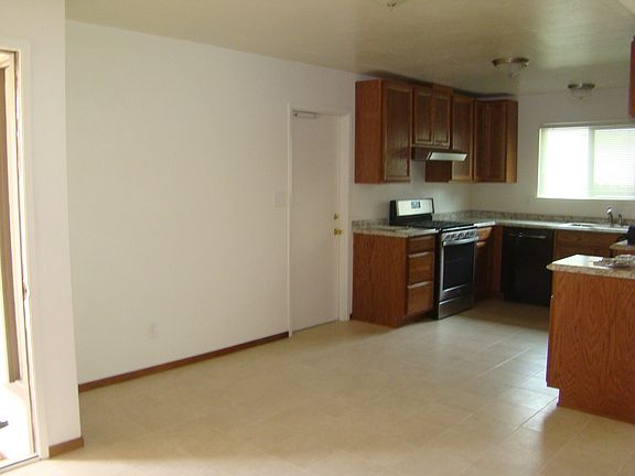 3rd image of 417 N South St #O