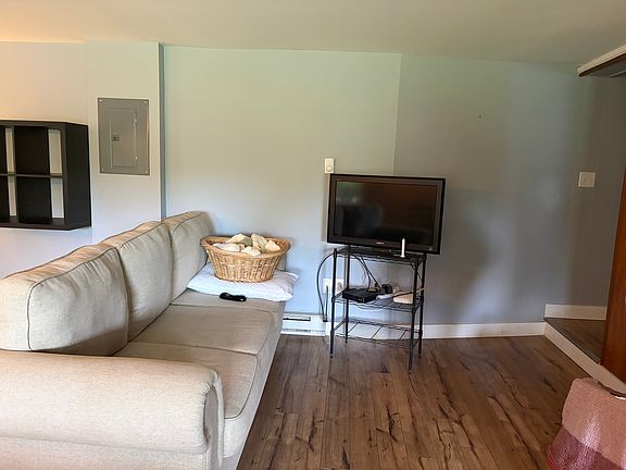 5th image of 306 Merwinsburg Rd #4
