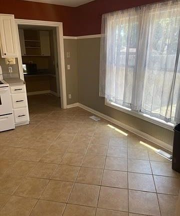 2nd image of 306 S Ozark St