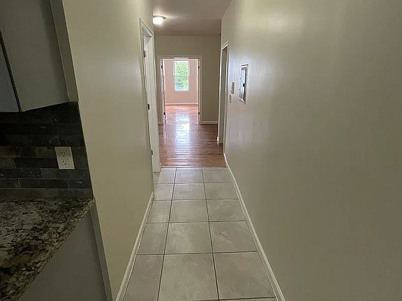 3rd image of 178 N 11th St Floor 1