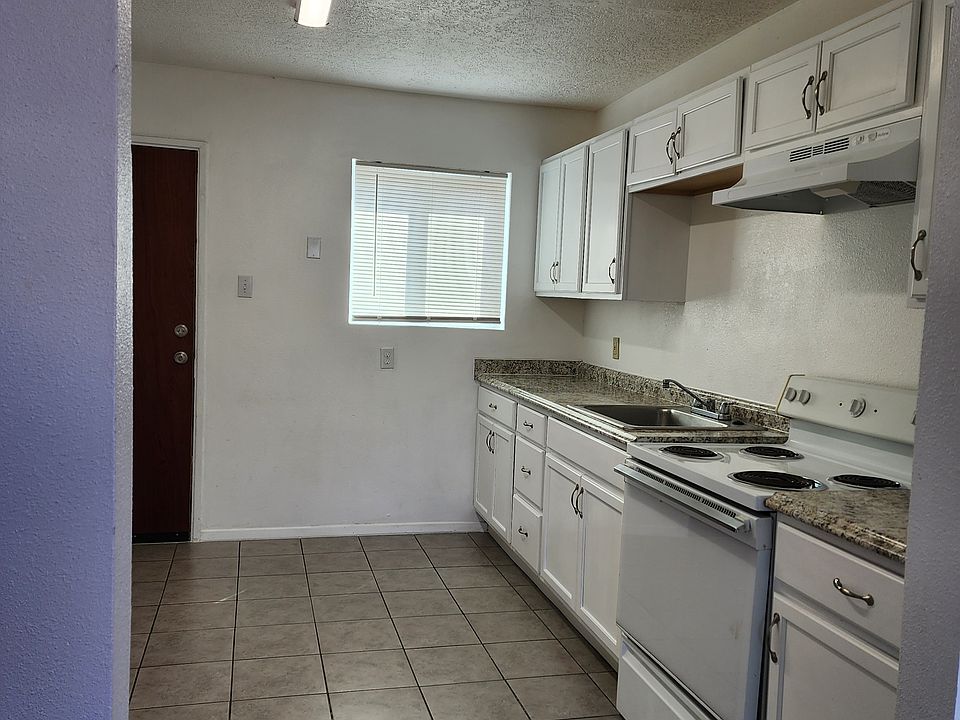2nd image of 325 Tennessee St NE APT B