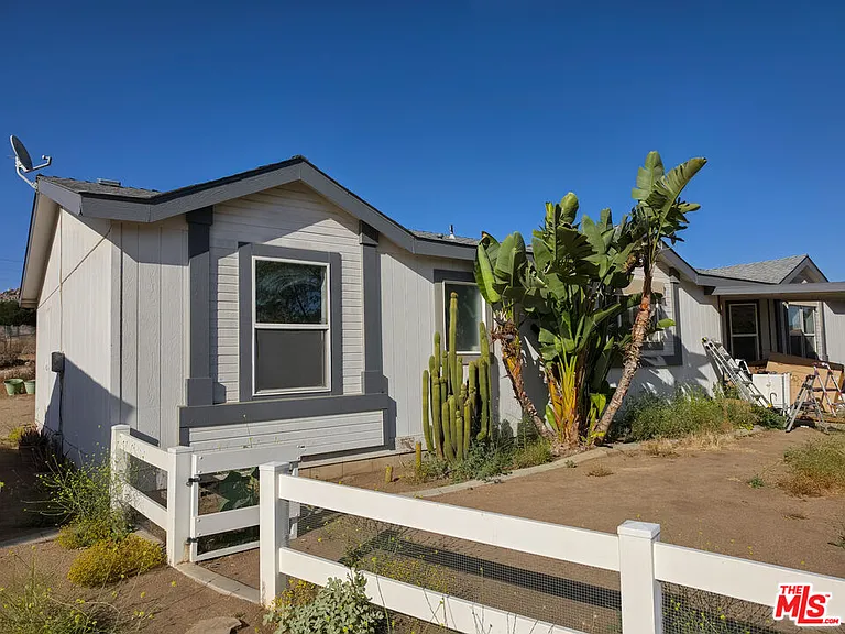 25120 Charina Ln — Photo 14