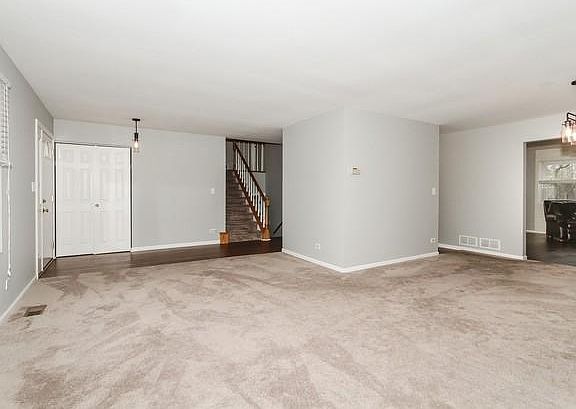 4th image of 237 S Park Place Dr