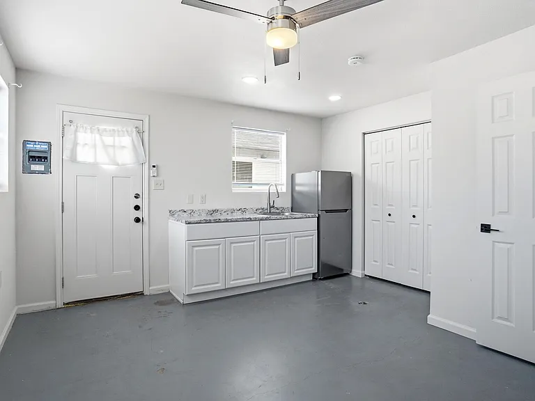 209 Westfork Dr — Photo 14