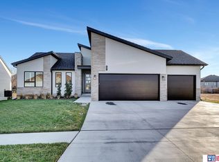 9641 Kruse Ave, Lincoln, NE 68526