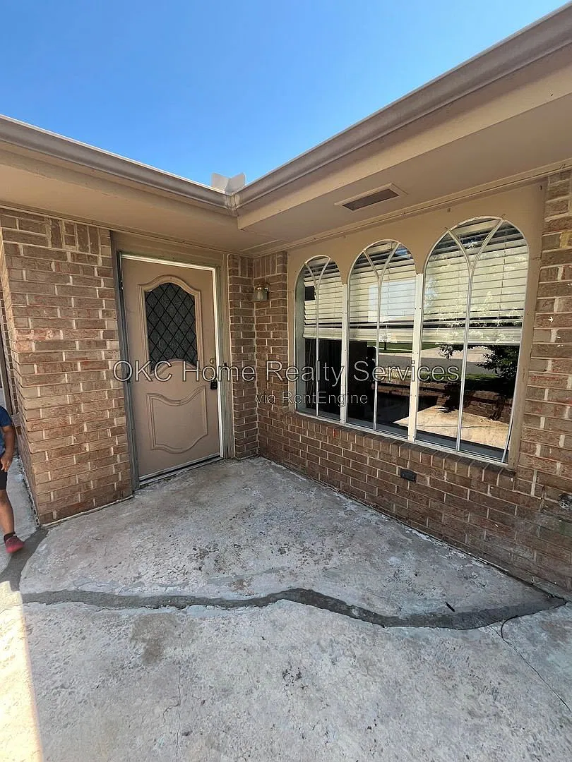2 bed, 2.0 bath, 1200 sqft, $1,200 — Photo 3