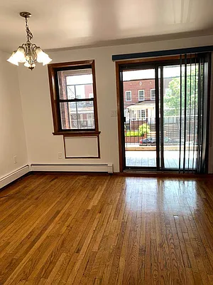 Rented by BuySell Real Estate Inc | media 31