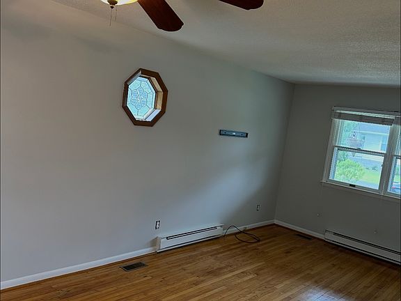 3rd image of 1 Walton Ave