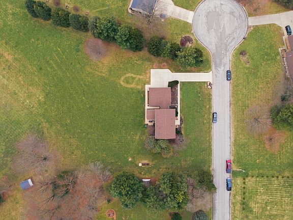 5th image of 875 High Meadow Ct