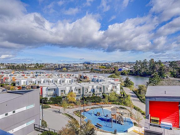 4th image of 757 Tyee Rd #403