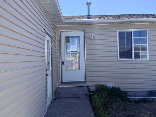 1206 Blue Water Ct, Cody, WY 82414