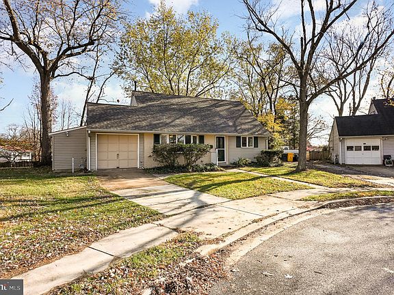 3rd image of 133 S Meadow Dr
