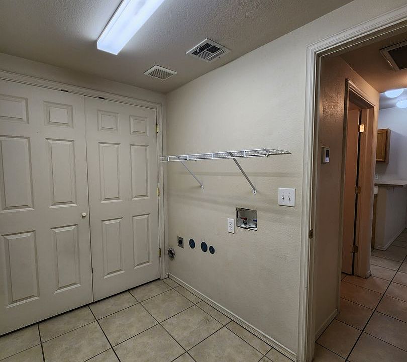 1st image of 1000 La Fonda Dr APT V