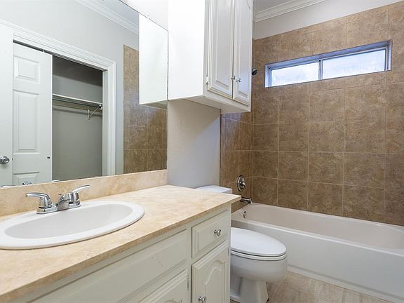 3rd image of 3412 McFarlin Blvd #B